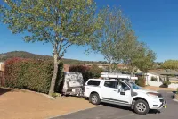 Crestview Tourist Park - parking