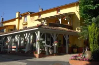 Logis Hôtel Restaurant Chez Nous Hotels in Monthieux