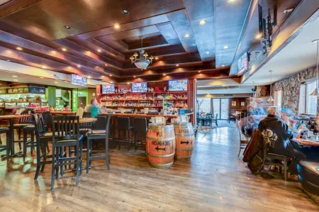 The Thompson Hotel Отели рядом с достопримечательностью «BIG Little Science Centre»