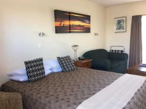 Asure Kapiti Court Motel Отели в г. Уэйкана