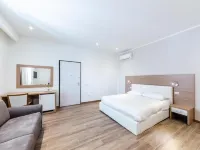 La Promenade Rooms & Suites Hotele w: Olbia