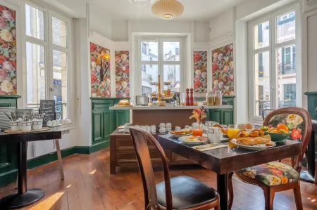 Ama Hôtel Отели рядом с достопримечательностью «Grande Plage de Biarritz»