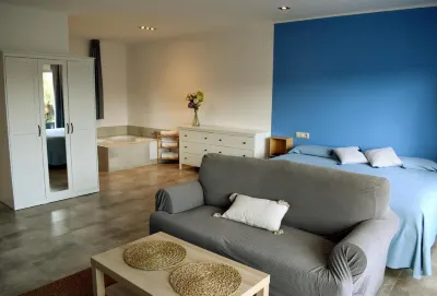 Bungalows Papalus - Golf Lloret - Hotels near Camping Santa Elena by Nice Camps