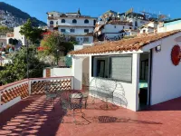 Casa Chanito Hotels near Santa Prisca Cathedral