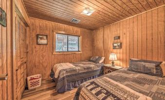 Peaceful and Private Cloudcroft Cabin with Deck!