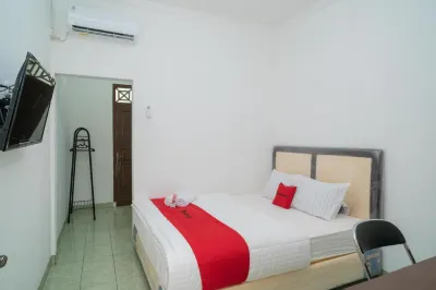 RedDoorz near Bundaran Ciceri Hotel dekat Taman Fosil KP3B Serang