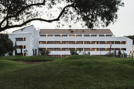 Le Set Hôtel & Spa Отели рядом с достопримечательностью «la Bastide du Jas de Bouffan»