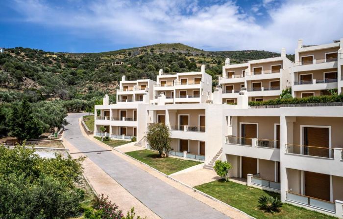 Evia Hotel & Suites