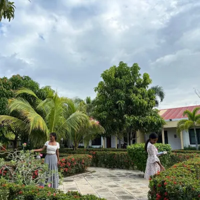 Palm Malinamoc Hotel Hotel dekat Bandara Presidente Nicolau Lobato