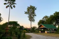 The Country Lake Nature Lodge Hotel