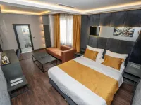 216 Silver Suite Hotels near Viaport Marina
