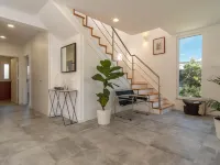 LV Premier La2 Pool, AC, Garden, Sea View Ξενοδοχεία στην πόλη Castelo