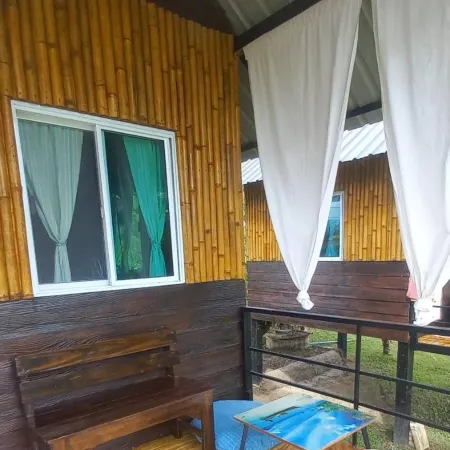 Rainbow House Pai