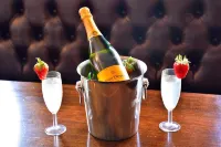 The George Hotel - ที่มีบาร์