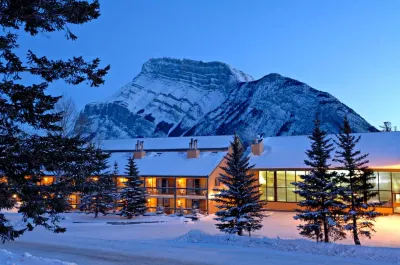 Douglas Fir Resort & Chalets Hotels in Банфф