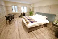 Quinlan & Cooke Boutique Townhouse and QCs Seafood Restaurant Отели в г. Cahersiveen