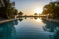 Nur Beach Hotel - Beach