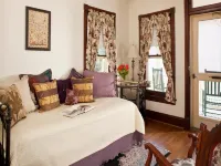 Brickhouse Inn B&B Hotels near U.S. Christian Commission Museum
