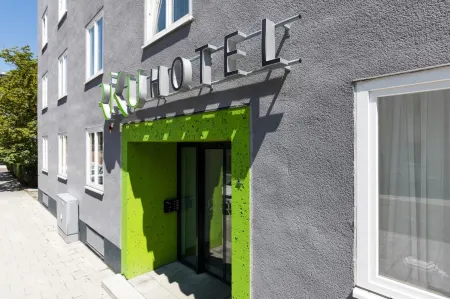 RiKu Hotel Neu-Ulm Отели рядом со станцией Neu-Ulm