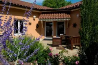 The Originals Boutique, Hôtel le Pillebois, Bourg-en-Bresse Nord (Inter-Hotel) Hotels in Montrevel-en-Bresse
