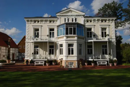 Gut Kump Gastronomie Und Hotel Отели в г. Хамм