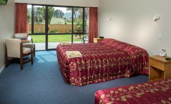 Karamea Village Hotel