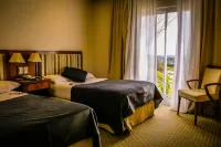 Elegance Hotel Tandil Hotel di Tandil