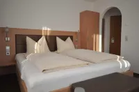 Hotel-Pension-Jasmin Hotels in Schworstadt