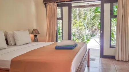 Salili Bungalow Отели рядом с достопримечательностью «Slow Spa»