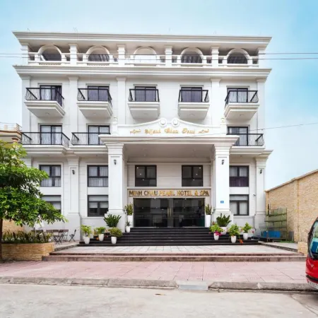 Minh Chau Pearl Hotel & Spa - Quan Lan Island Отели рядом с достопримечательностью «Bai Tu Long Bay»