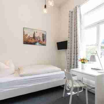 Hotel-Pension am Siegestor Rooms