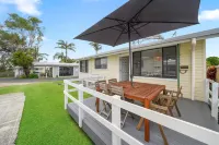 Little Palm Cabins Hotels in Lake Cathie