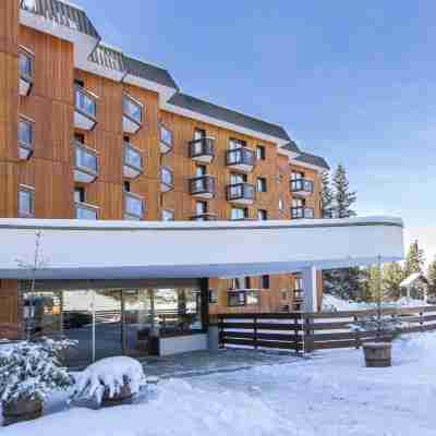 Résidence Le Domaine du Jardin Alpin - Courchevel 1850 Hotel Exterior