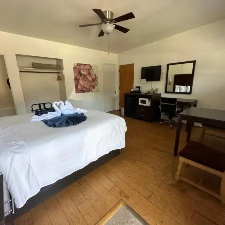 Cambria Palms Motel