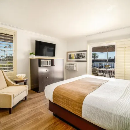 Little Inn by the Bay Newport Beach Hotel