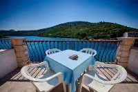 Apartments Malo Lago Hotels in Smokvica
