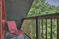 Hot Tub and Private Deck Rustic Pigeon Forge Cabin