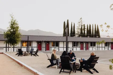 Hotel Hygge Отели рядом с достопримечательностью «Village Park»