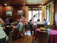 Highland Resort & Nature Tours Hotels in Tomohon
