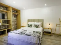 Casa d'Henrique Retreat Pool and Spa - Apartments