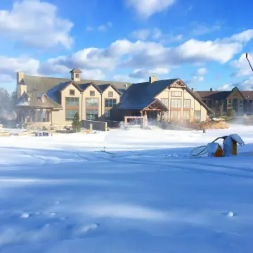 山溪酒店 鄰近Surf Hill的酒店