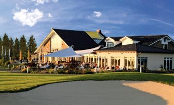 Gut Heckenhof Hotel & Golfresort an der Sieg Gmbh & Co. KG