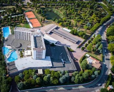 Hotel Terme Marconi Отели рядом с достопримечательностью «Oratorio della Madonna Nera»