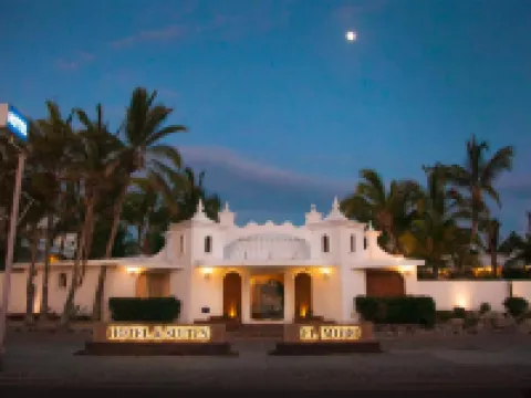 Hotel & Suites El Moro Hotels in La Paz