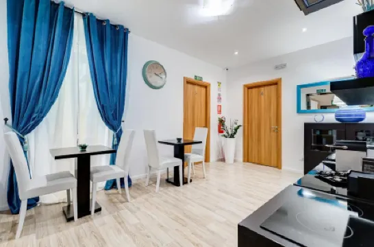 裏佩塔中央套房酒店