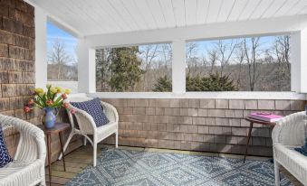 Lambert's Cove Inn & Resort