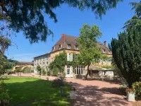 Logis Hôtels Château de La Barge Hotels in Fleurie