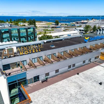 Adoryal Hotell Отели рядом с достопримечательностью «Пирита»