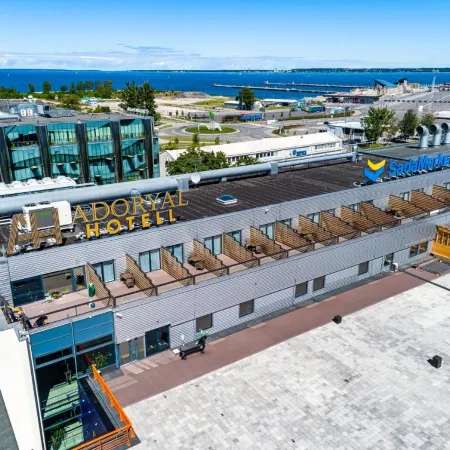 Adoryal Hotell Отели рядом с достопримечательностью «Городская стена»