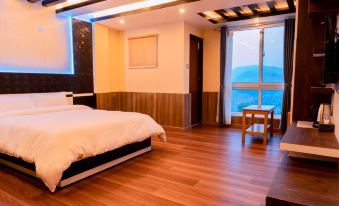 Pine Tree Resort